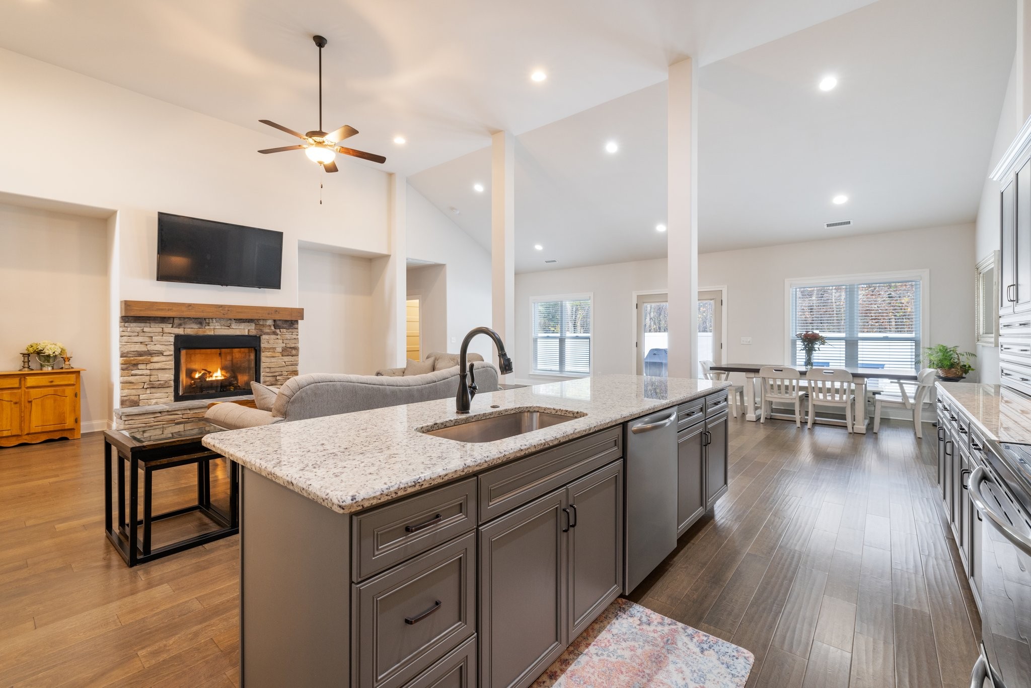 305 McClaran Place Murfreesboro, TN 37129 - Photo 4 of 23 a kitchen with sink microwave and stove