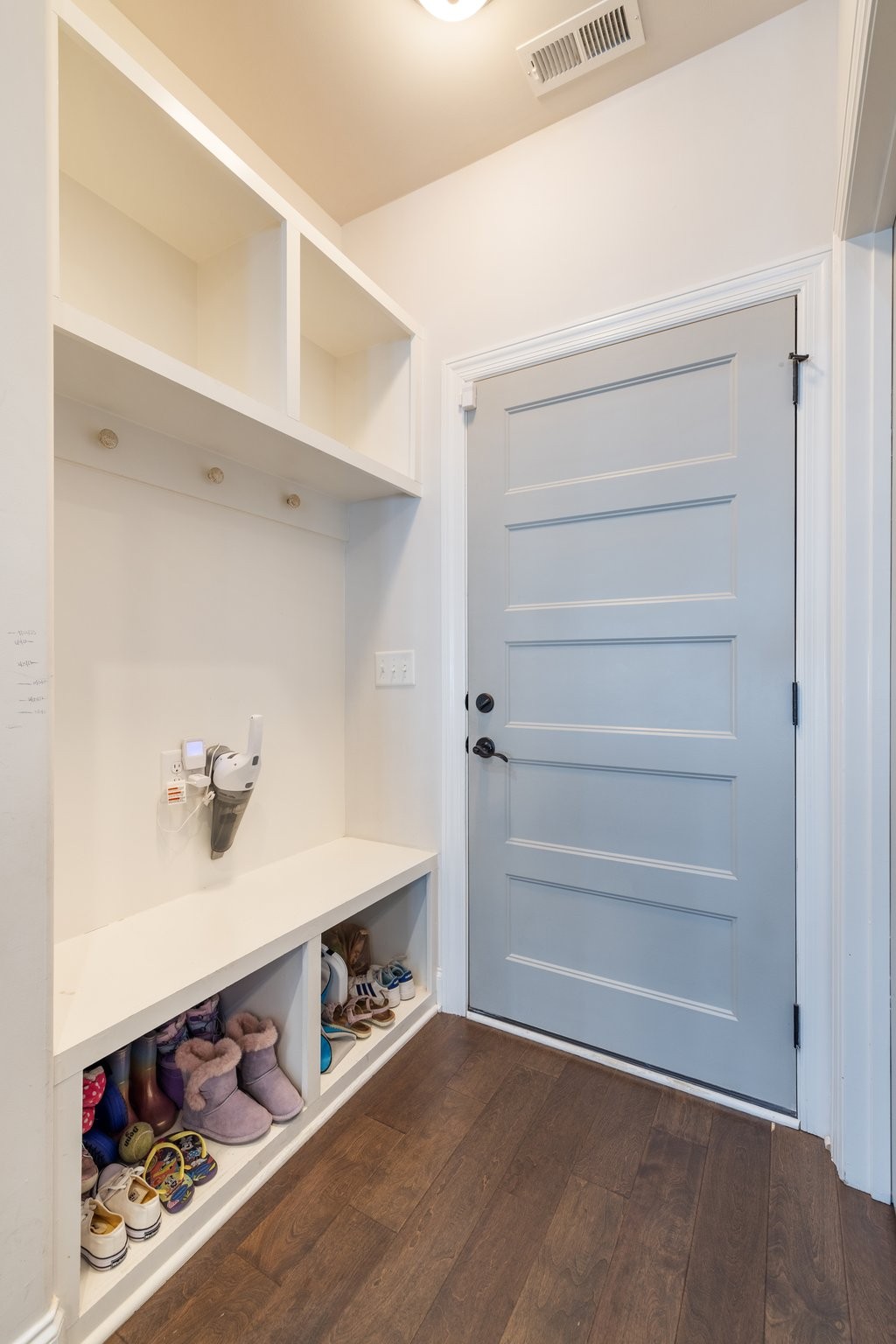 305 McClaran Place Murfreesboro, TN 37129 - Photo 9 of 23 a view of an empty walk in closet