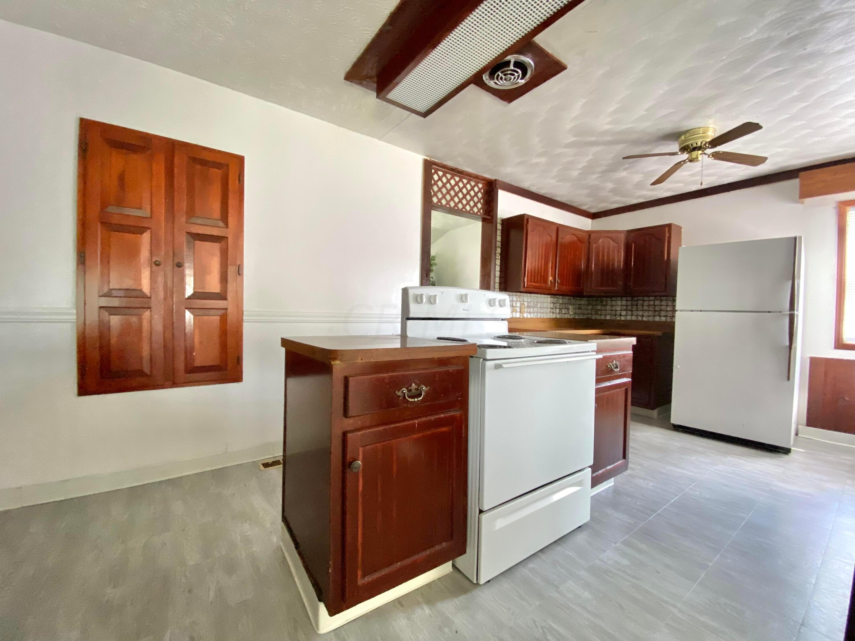 419 Ross Road Columbus, OH 43213 - Photo 14 of 33 Kitchen Wide