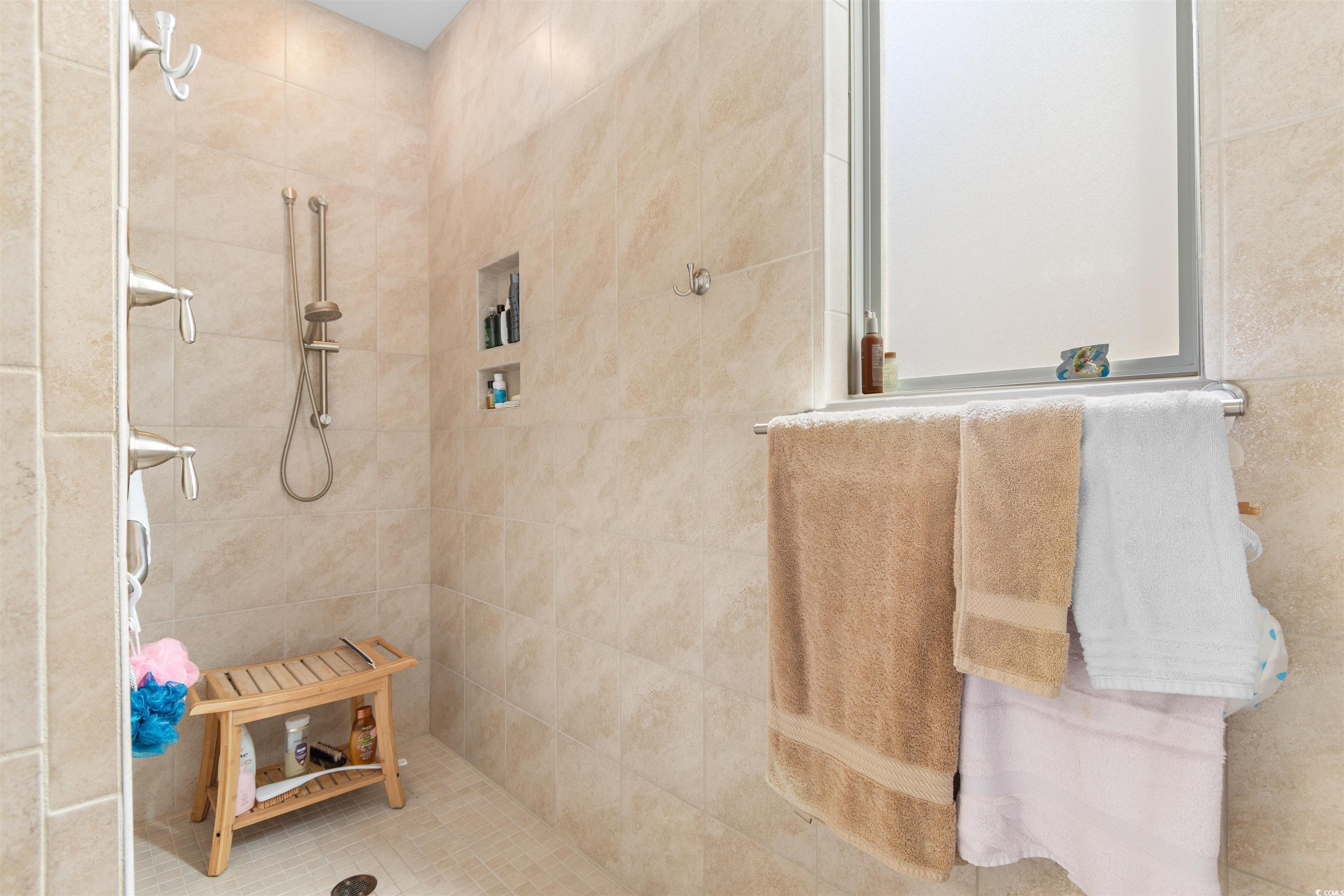 765 Berkshire Avenue Myrtle Beach, SC 29577 - Photo 19 of 40 Full bath with tiled shower