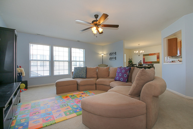 417 Metropolitan Street Aurora, IL 60502 - Photo 2 of 14