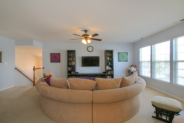 417 Metropolitan Street Aurora, IL 60502 - Photo 3 of 14
