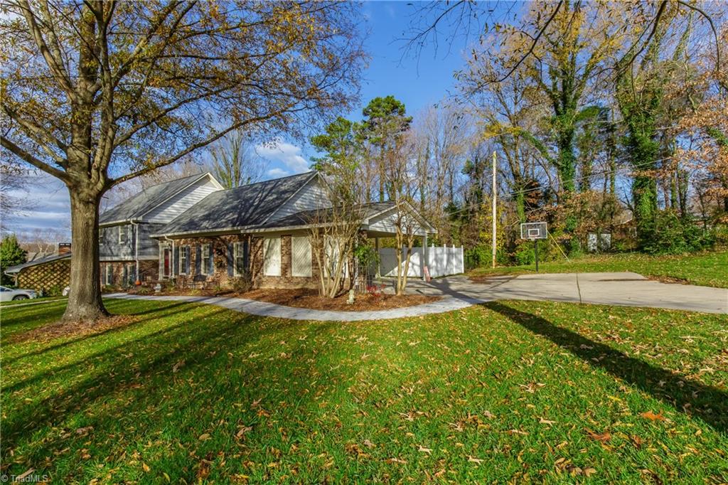 1012 Cantering Road High Point, NC 27262 - Photo 2 of 30 Gallery Image 2