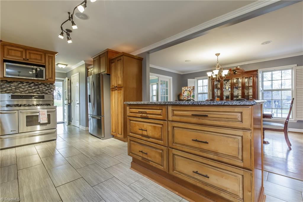 1012 Cantering Road High Point, NC 27262 - Photo 10 of 30 Gallery Image 10