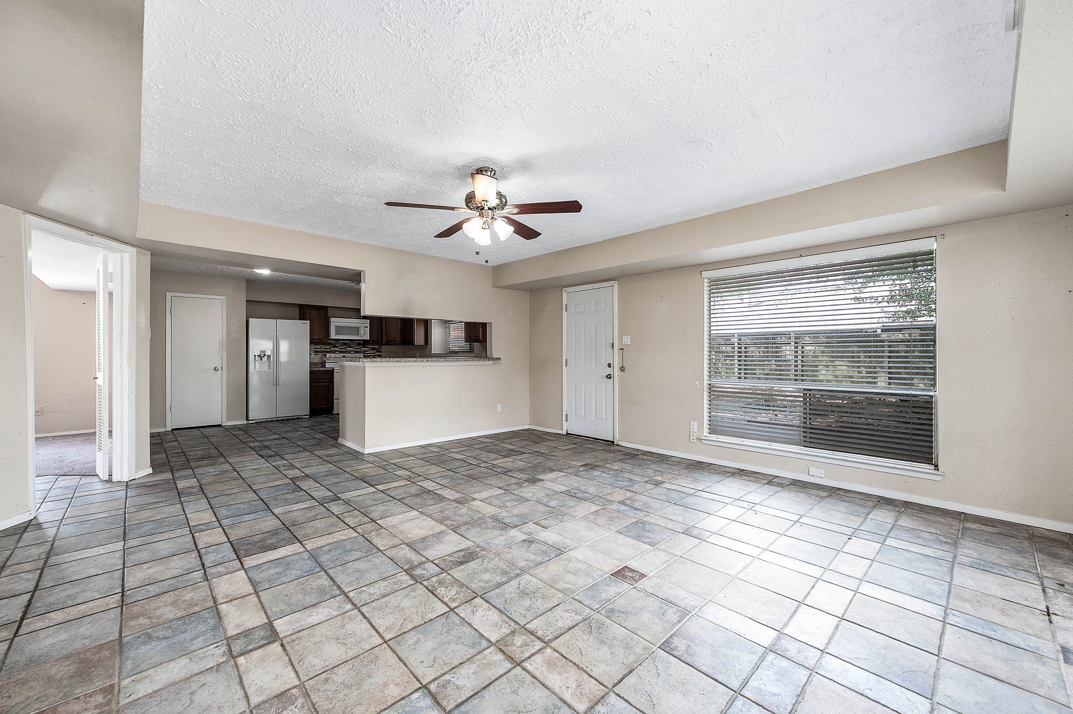 4734 Lost Lake Lane Spring, TX 77388 - Photo 7 of 23 a view of a electric appliances in kitchen and a window