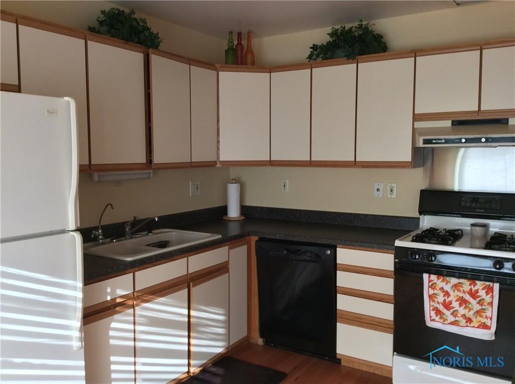 4505 Elmhurst Road Toledo, OH 43613 - Photo 5 of 22 Gallery Image 5