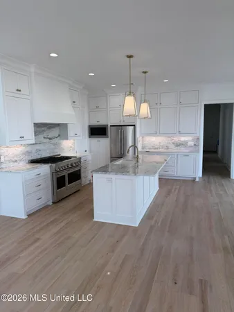 $809,000 | 117 Commonwealth Drive, Madison, MS 39110