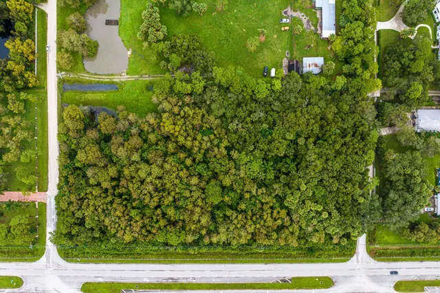a view of a yard with an outdoor space