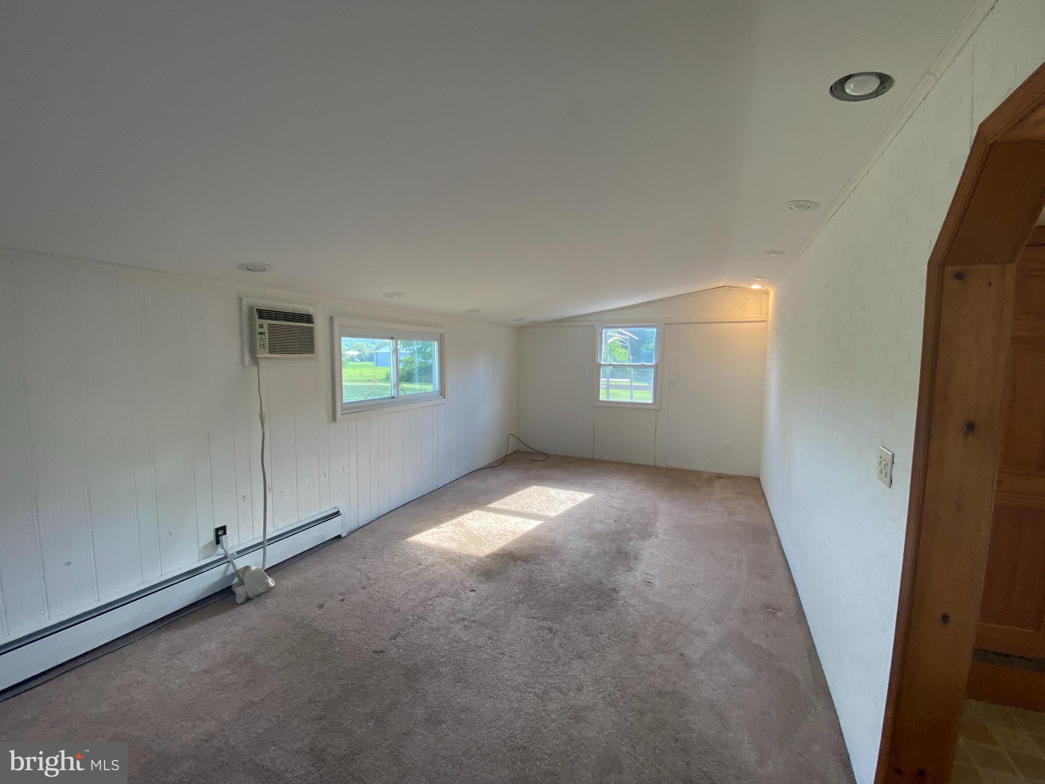 28 Rock Road Pine Grove, PA 17963 - Photo 9 of 20 Living room