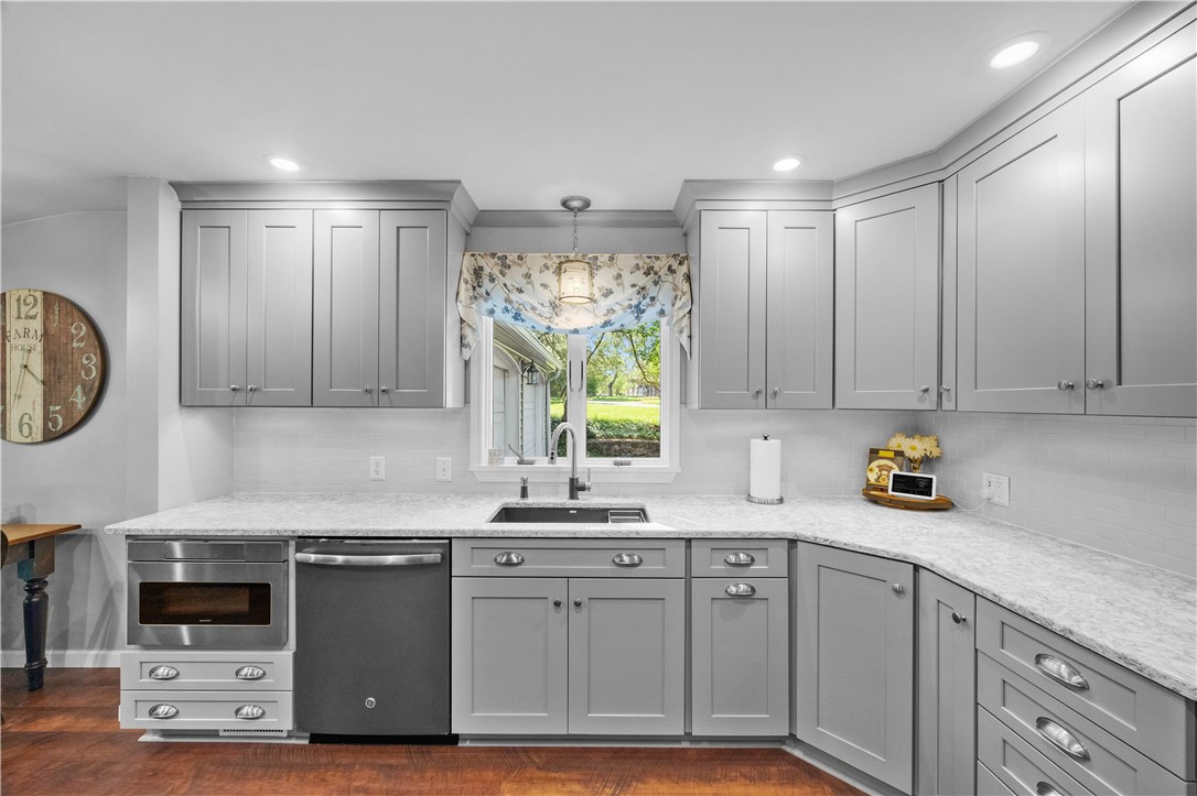 235 Castle Road Rochester, NY 14623 - Photo 12 of 37