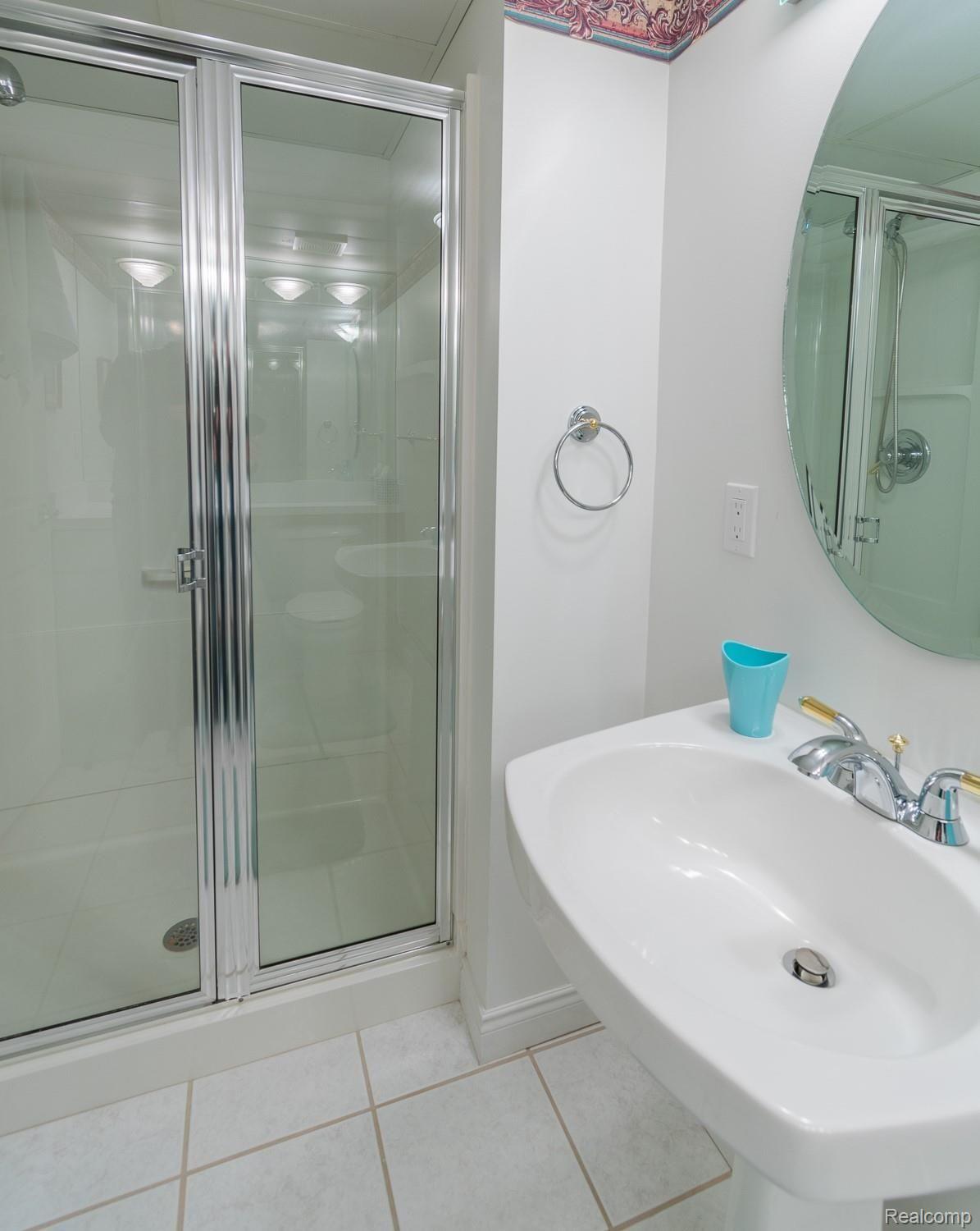 2231 Crystal Drive, Unit 25 Rochester, MI 48309 - Photo 29 of 41 2231 Crystal Drive_29.jpg