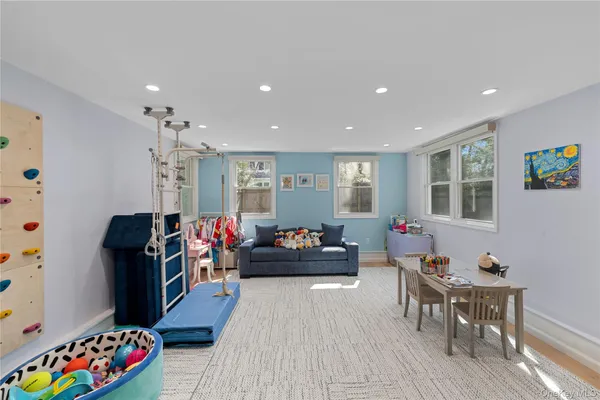 $3,400,000 | 930 Smith Lane, Woodmere, NY 11598