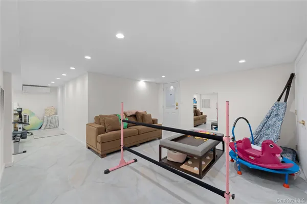 $3,400,000 | 930 Smith Lane, Woodmere, NY 11598