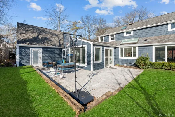 $3,400,000 | 930 Smith Lane, Woodmere, NY 11598