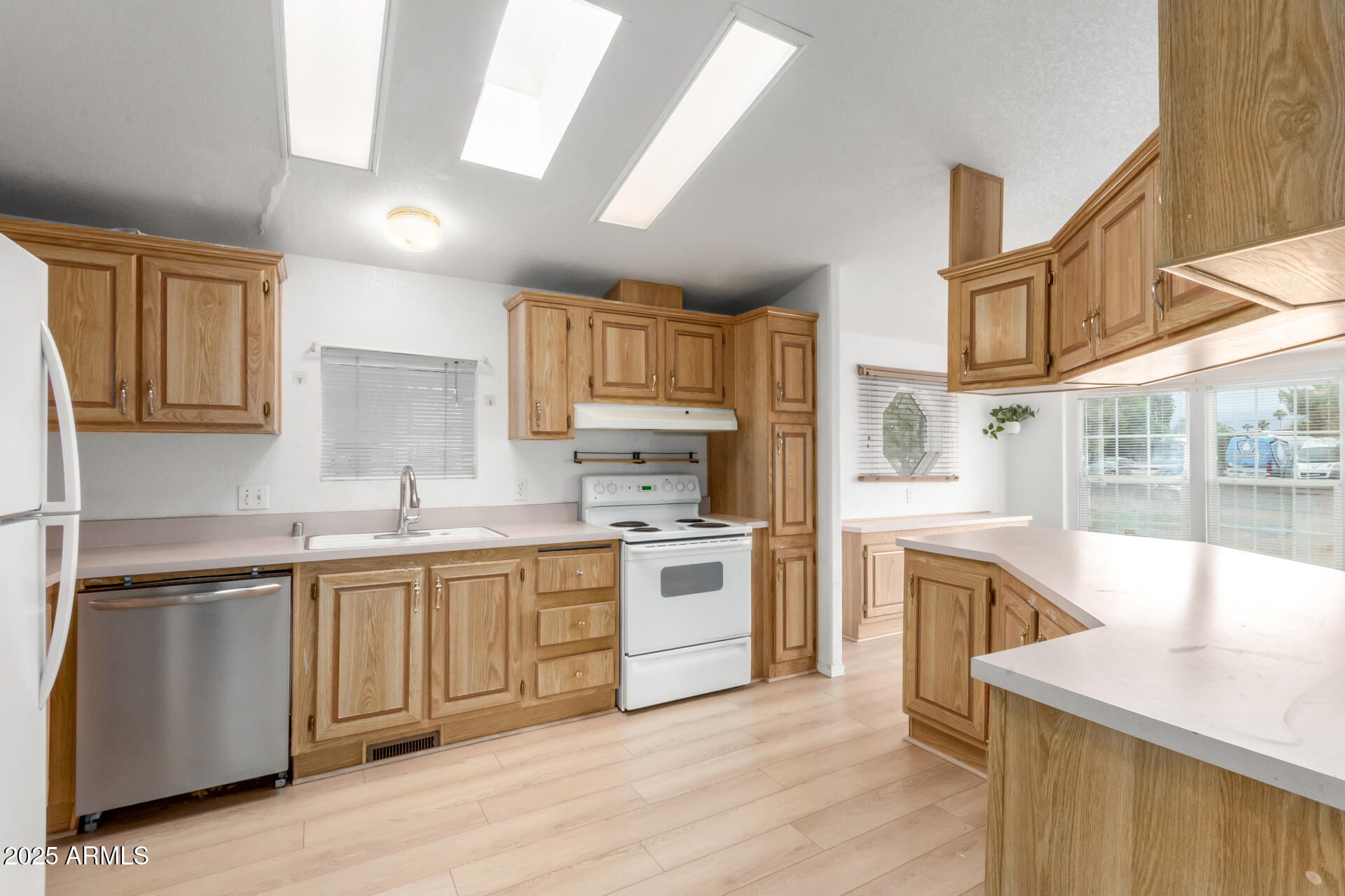 1325 East 19th Avenue Apache Junction, AZ 85119 - Photo 9 of 29 12 - 19th