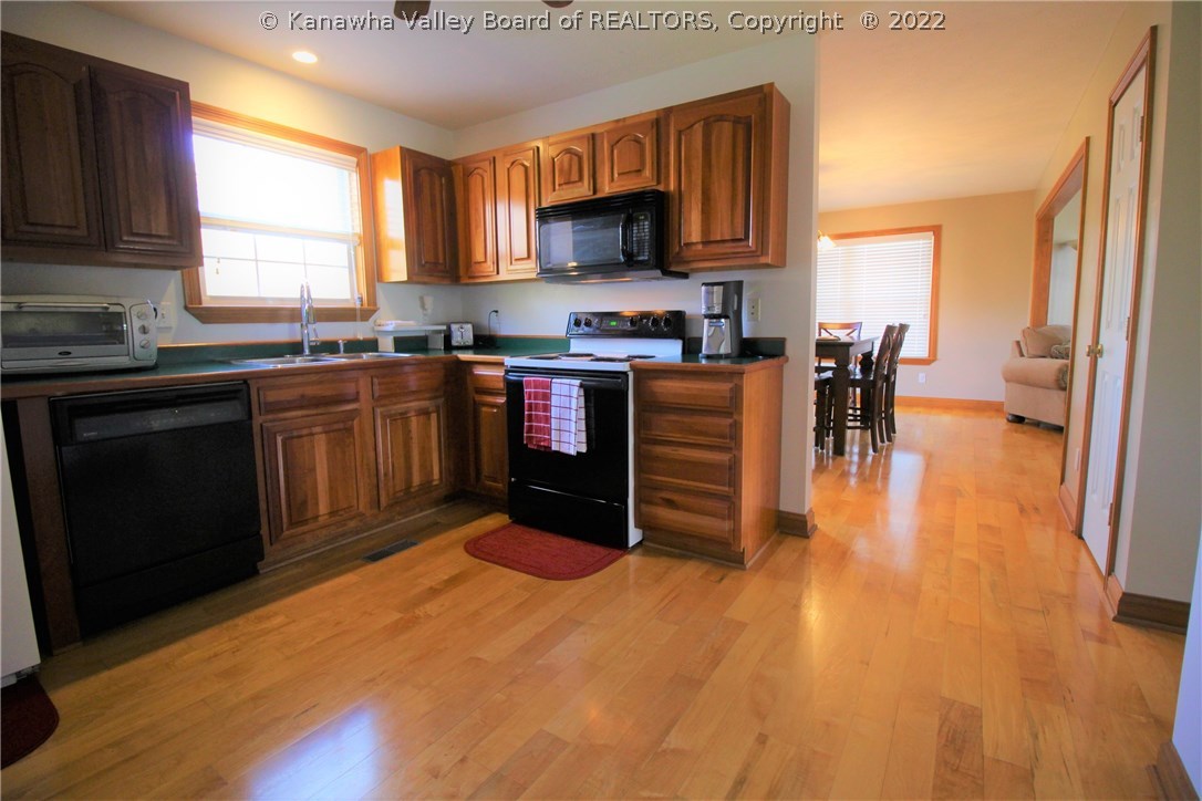 18 Country Road Salt Rock, WV 25559 - Photo 13 of 22 Gallery Image 13