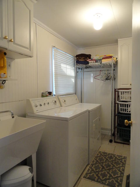 5528 Bill Davis Road Summerton, SC 29148 - Photo 27 of 32 utility room