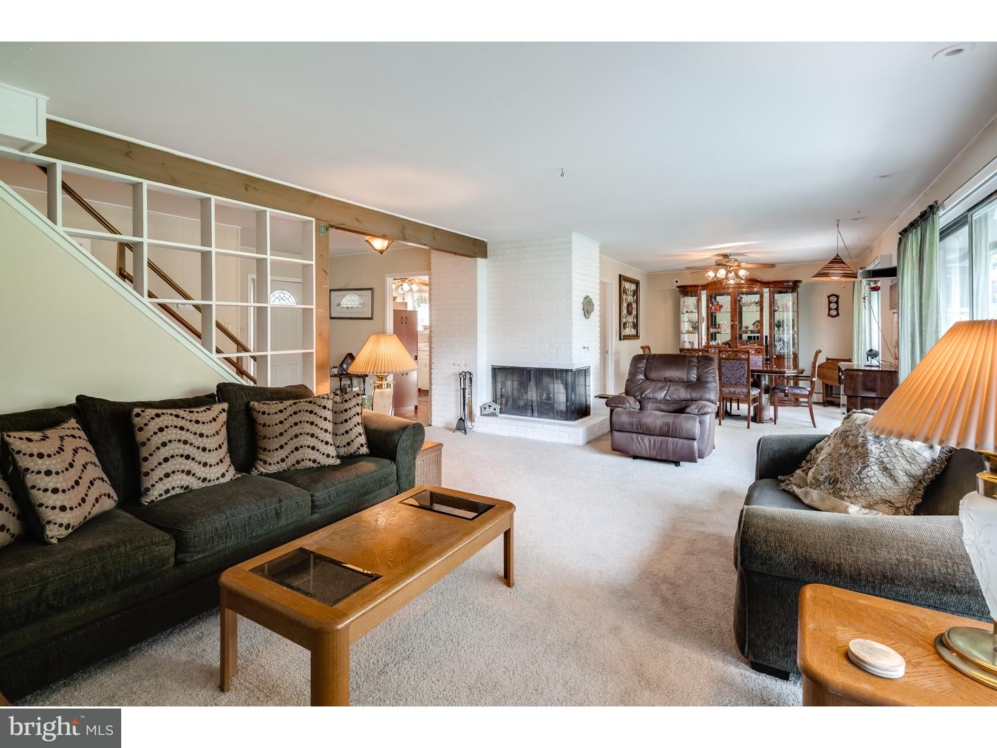 18 Flamingo Road Levittown, PA 19056 - Photo 11 of 24 Living Room