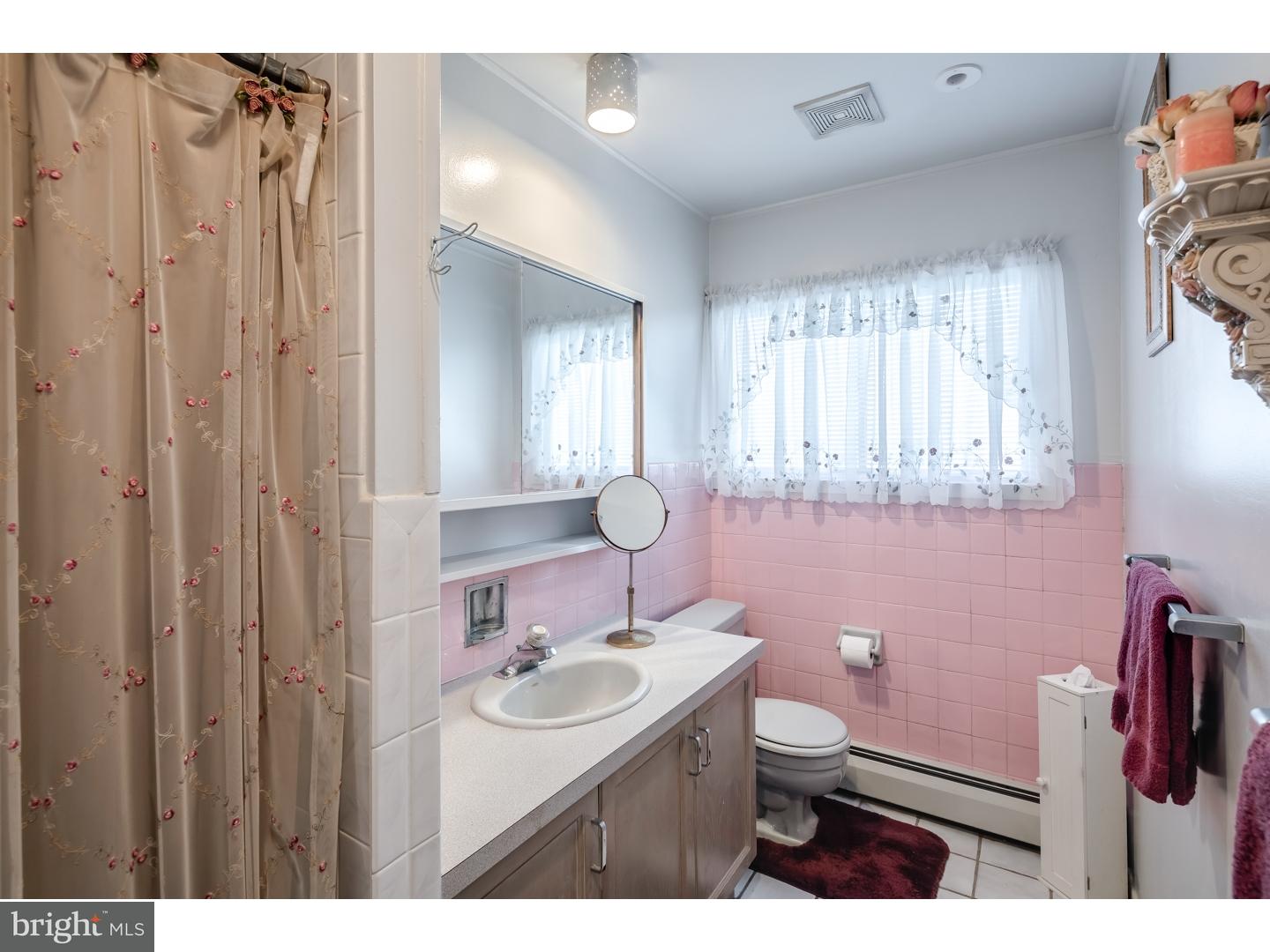 18 Flamingo Road Levittown, PA 19056 - Photo 13 of 24 Master Bathroom