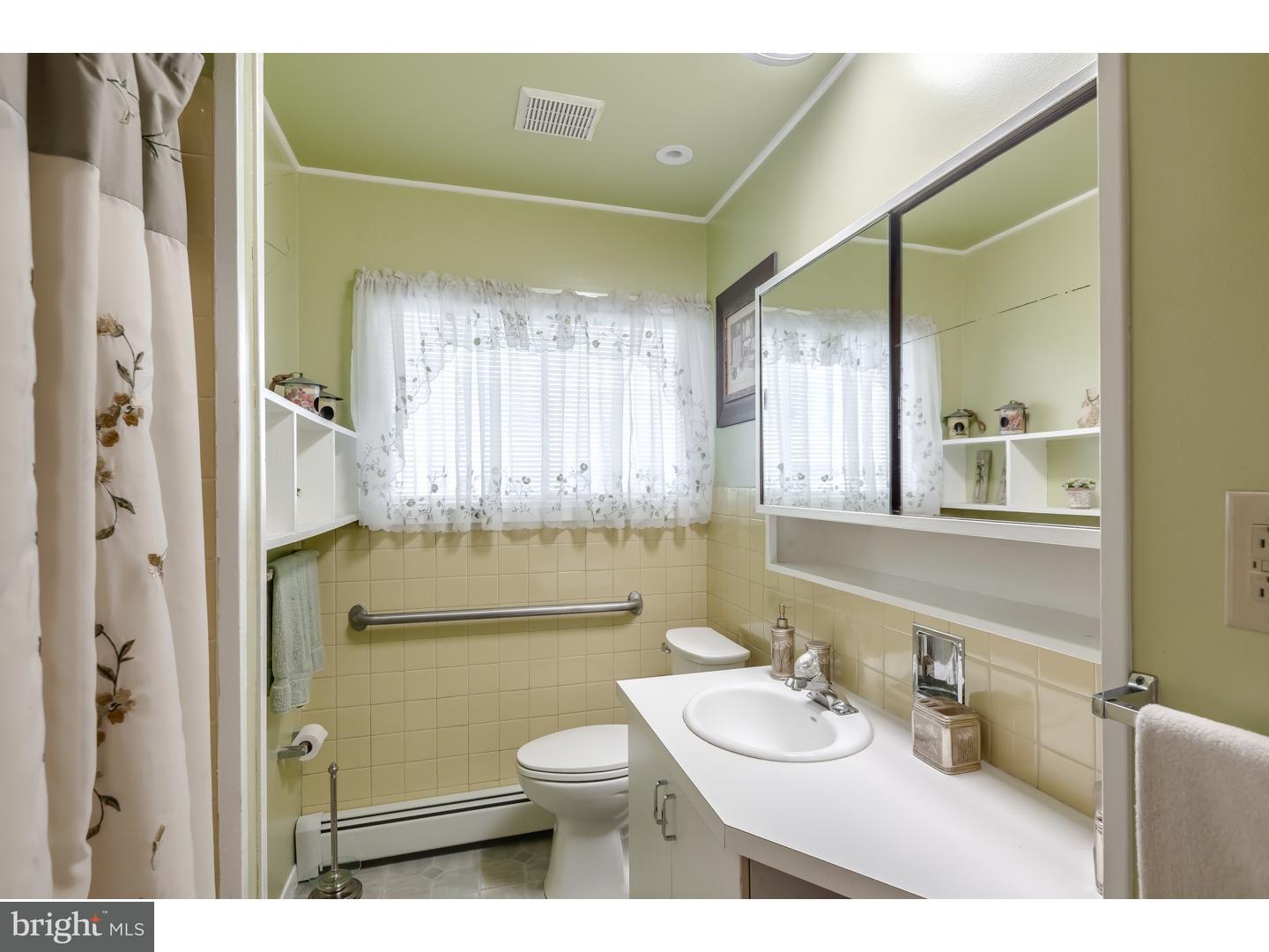 18 Flamingo Road Levittown, PA 19056 - Photo 17 of 24 Bathroom