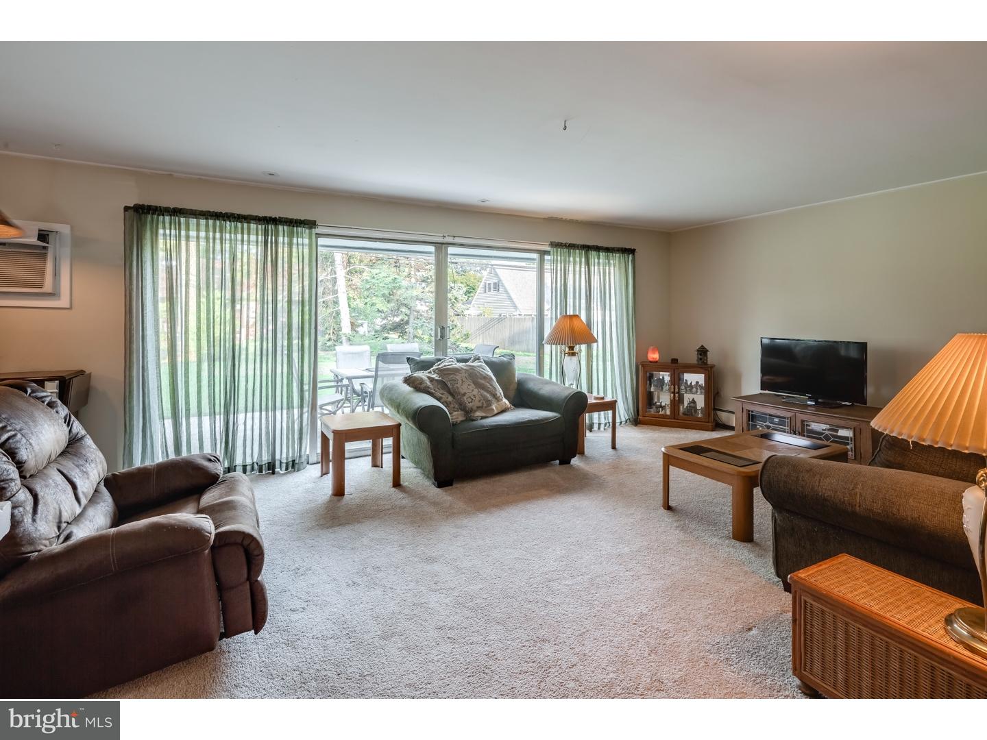 18 Flamingo Road Levittown, PA 19056 - Photo 3 of 24 Living Room