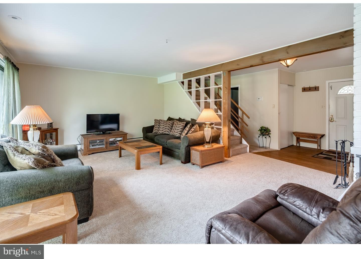 18 Flamingo Road Levittown, PA 19056 - Photo 5 of 24 Living Room