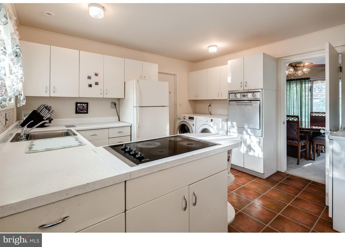 18 Flamingo Road Levittown, PA 19056 - Photo 6 of 24 Kitchen