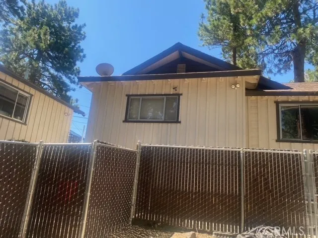 $785,000 | 1055 Playground Drive, Crestline, CA 92325