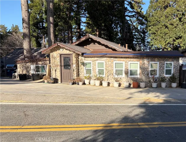 $785,000 | 1055 Playground Drive, Crestline, CA 92325