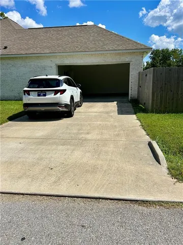 $2,300 | 2044 Orleans Street, Mandeville, LA 70448