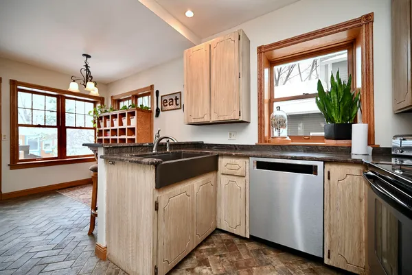 $350,000 | 629 9th Street West, Winona, MN 55987