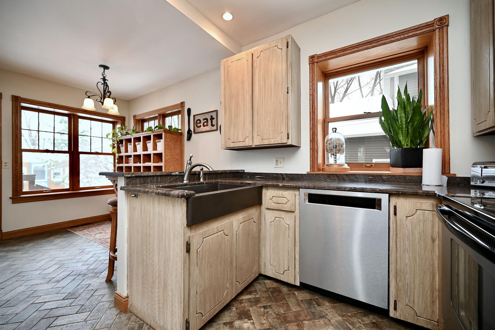 629 9th Street West Winona, MN 55987 - Photo 12 of 38 12 Kitchen II
