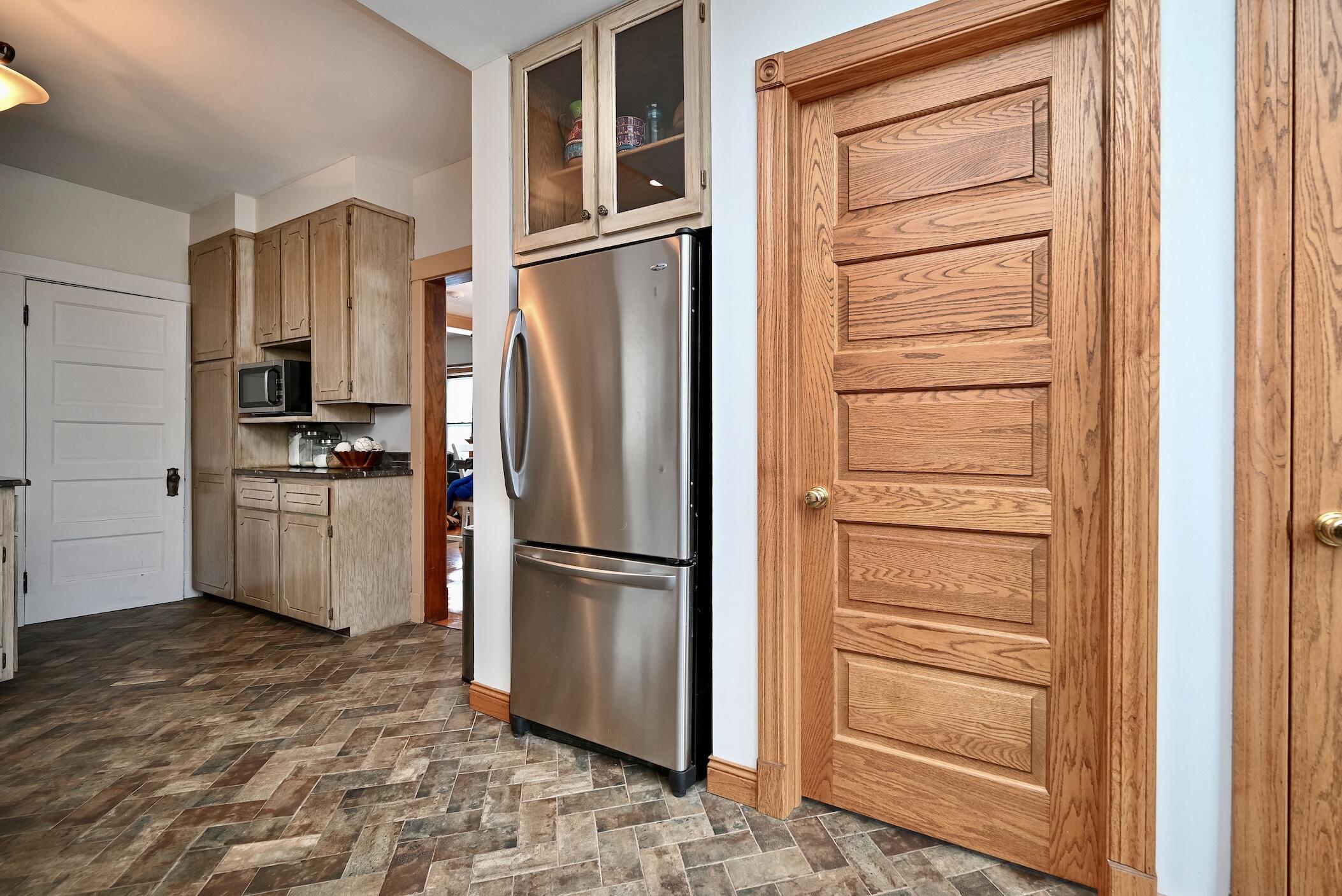 629 9th Street West Winona, MN 55987 - Photo 14 of 38 14 Kitchen IV