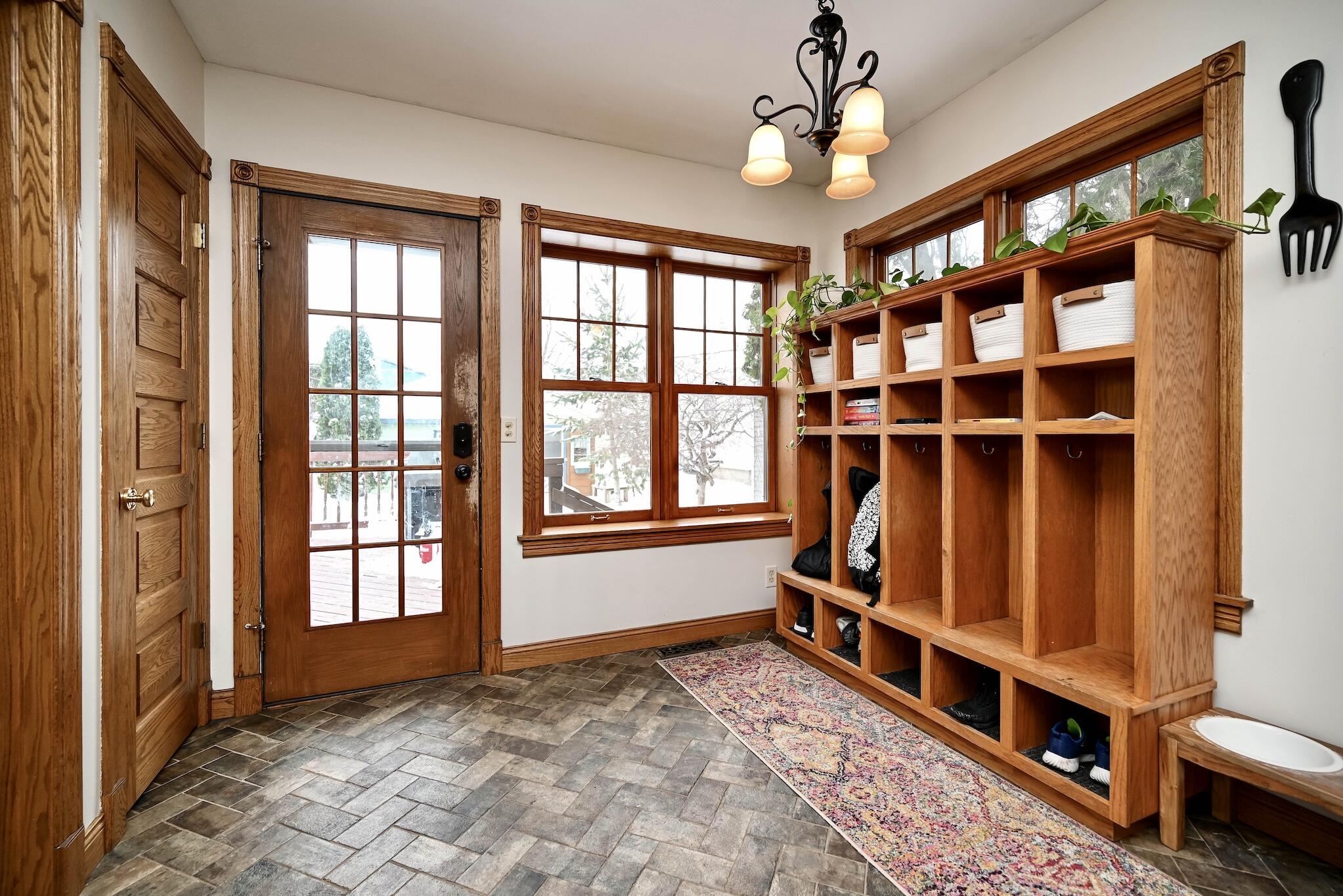 629 9th Street West Winona, MN 55987 - Photo 15 of 38 15 Dine-in Kitchen