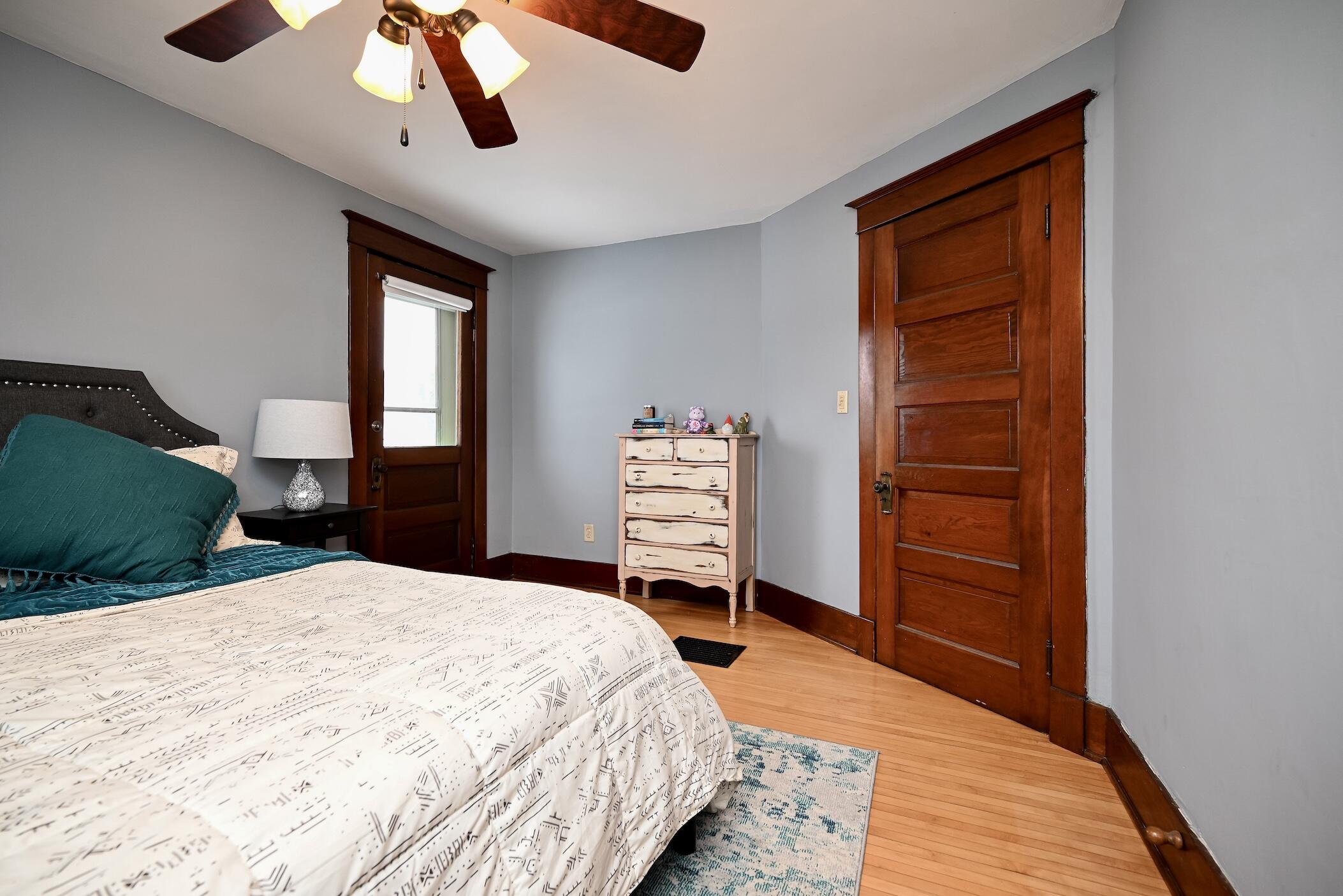 629 9th Street West Winona, MN 55987 - Photo 19 of 38 19 UL Primary Bedroom II