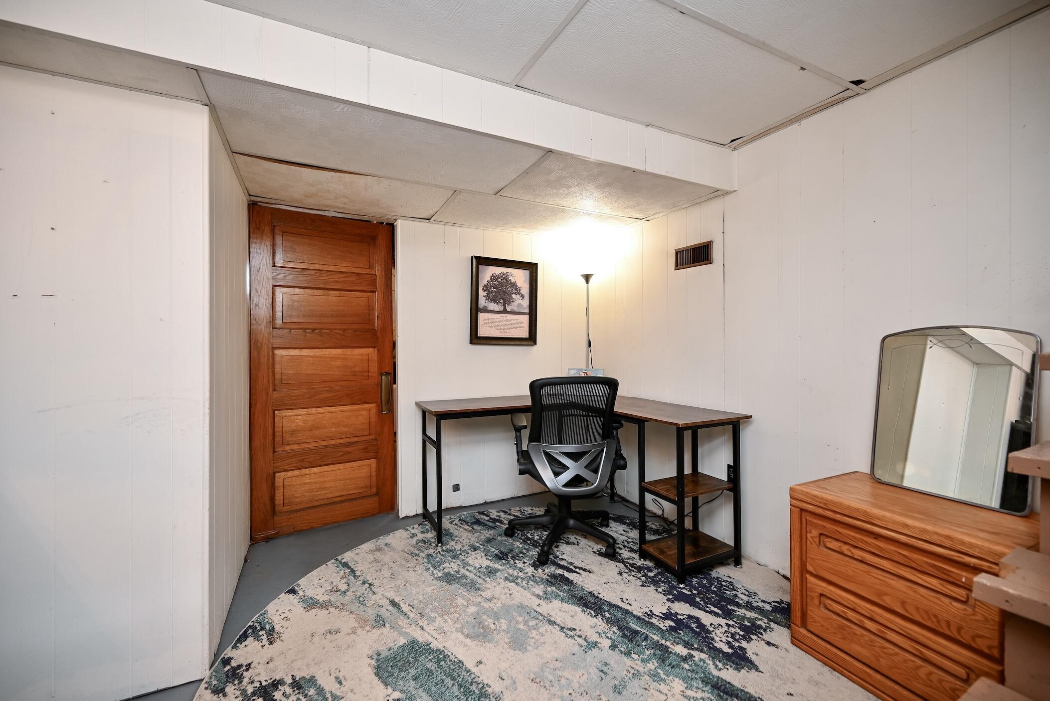 629 9th Street West Winona, MN 55987 - Photo 28 of 38 28 LL Office I