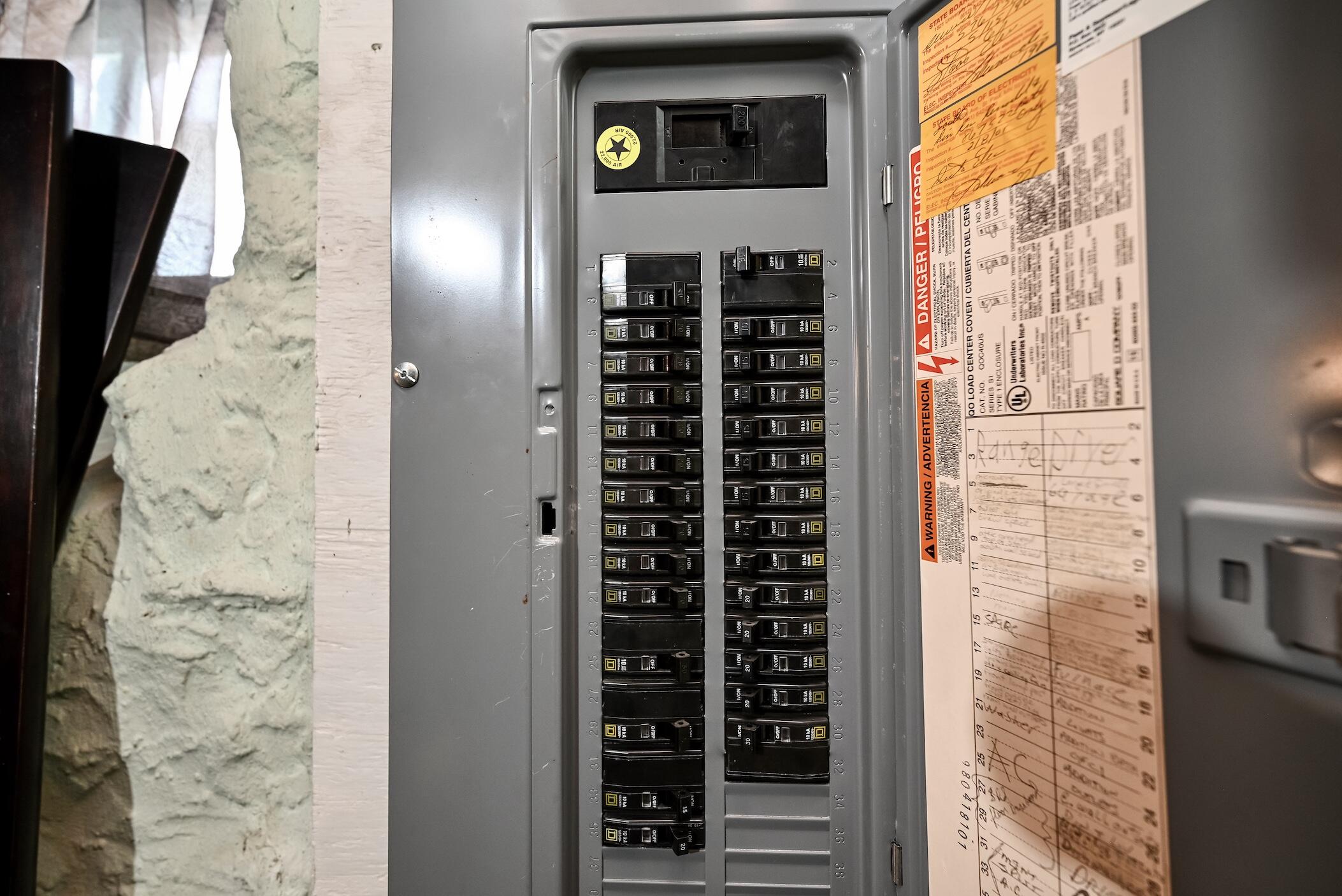 629 9th Street West Winona, MN 55987 - Photo 32 of 38 32 Electrical Panel