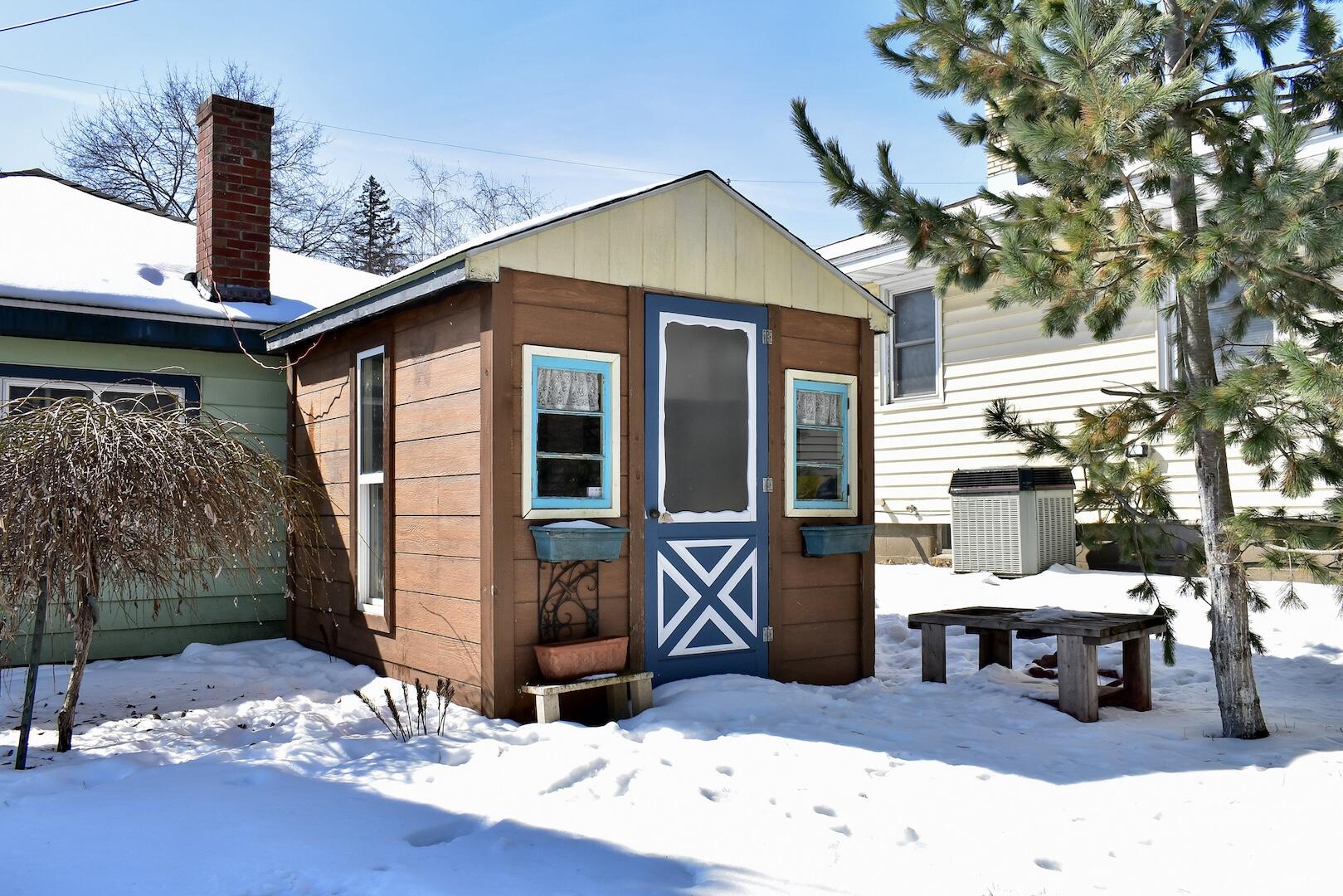 629 9th Street West Winona, MN 55987 - Photo 36 of 38 36 Play House