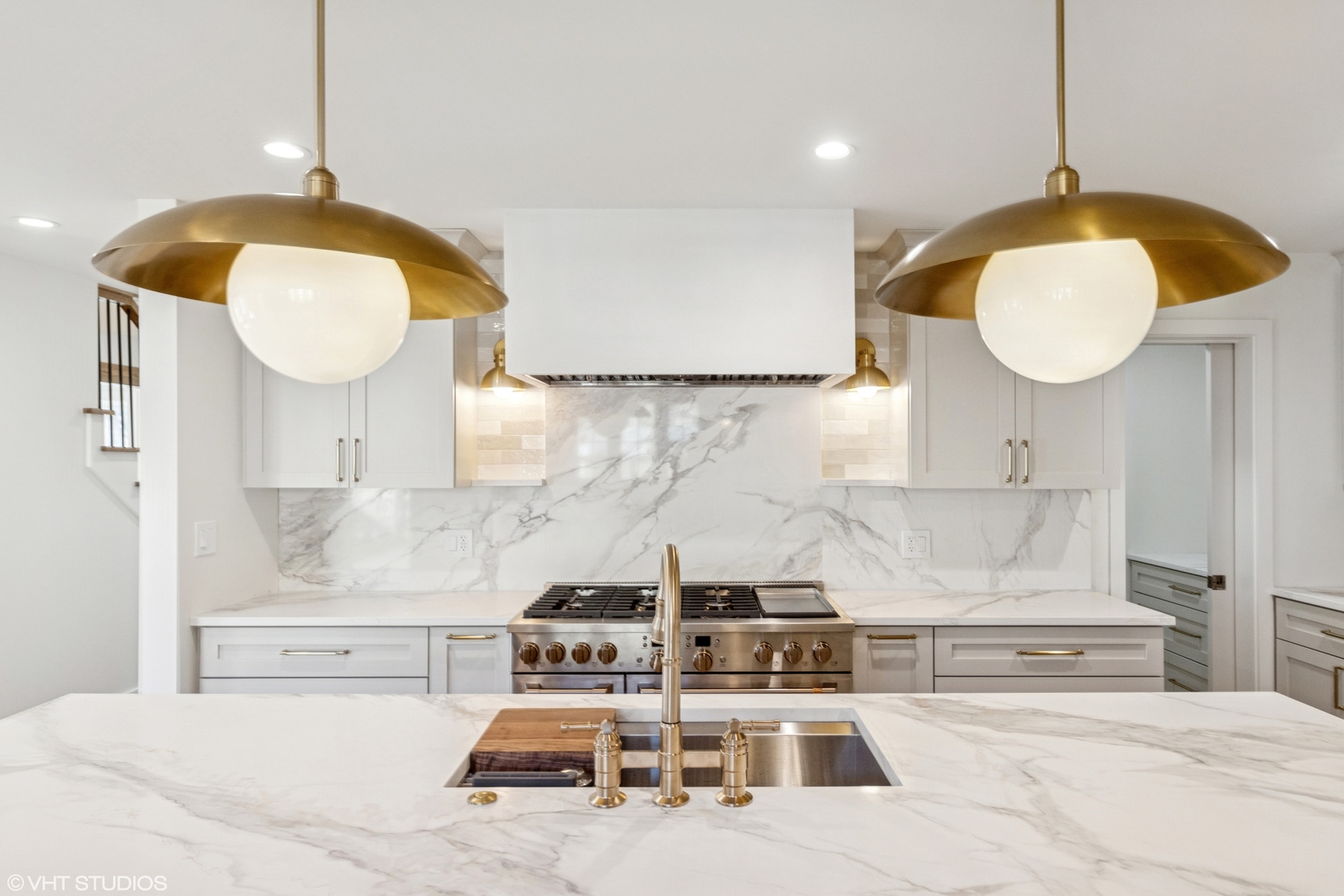 4320 Howard Avenue Western Springs, IL 60558 - Photo 14 of 20 a bathroom with a sink and a mirror