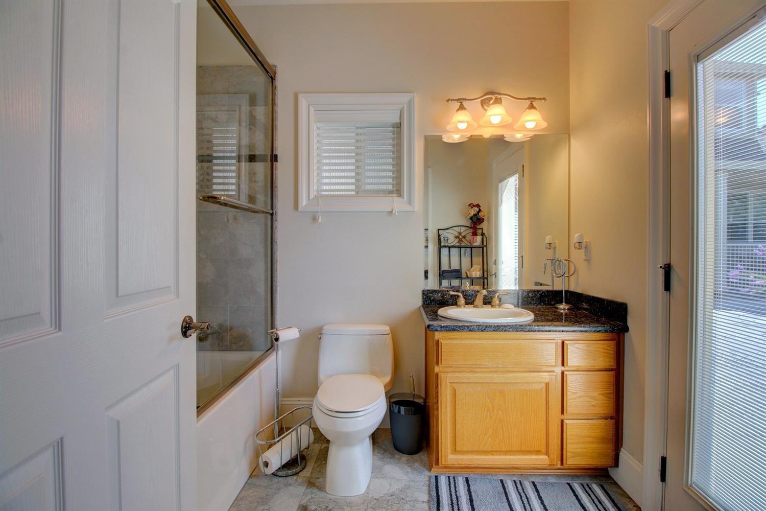 569 Grey Hawk Way Central Point, OR 97502 - Photo 35 of 35 Pool/guest house has full bathroom as we