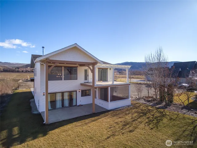 $899,990 | 33 Hard Cider Drive, Oroville, WA 98844