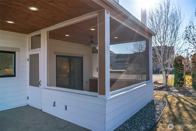 $899,990 | 33 Hard Cider Drive, Oroville, WA 98844