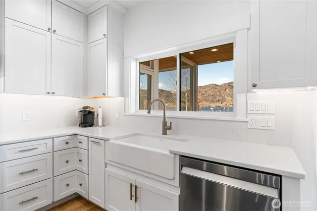 $899,990 | 33 Hard Cider Drive, Oroville, WA 98844