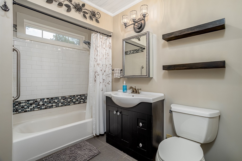 2409 West State Road Ashby, MA 01431 - Photo 16 of 32