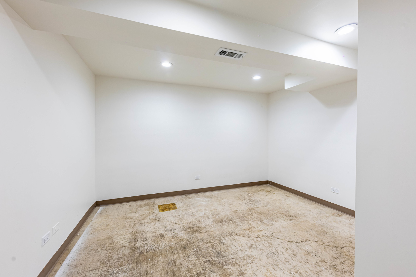 16446 Spaulding Avenue Markham, IL 60428 - Photo 23 of 35 Gallery Image 23