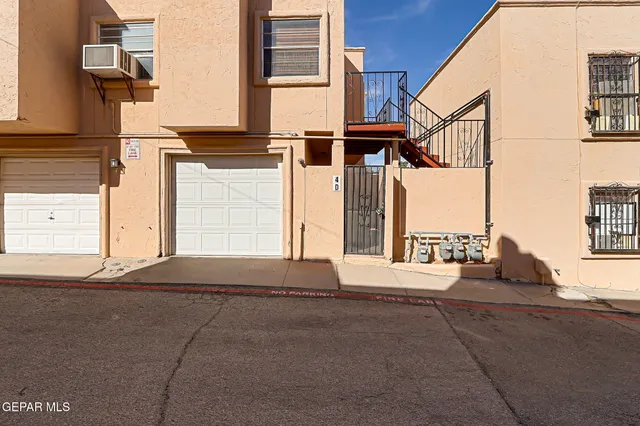 a view of a street with house