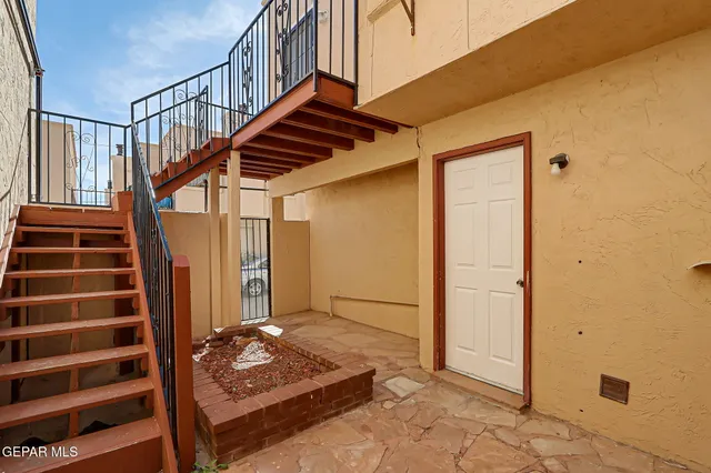 a view of an entryway