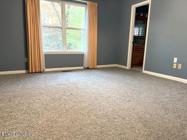246 St George Drive Crossville, TN 38558 - Photo 20 of 25 an empty room with windows