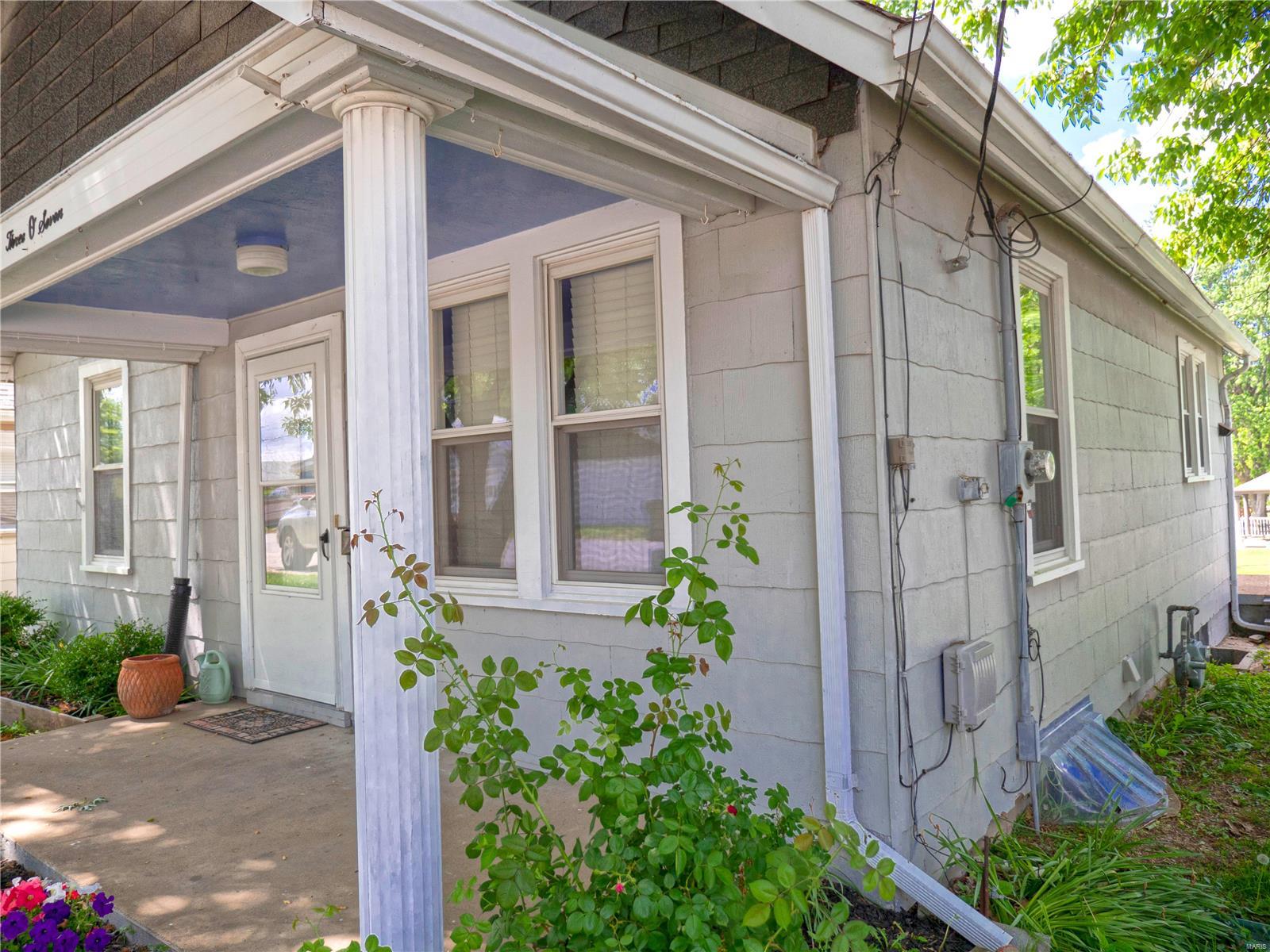 307 Flower Street Waterloo, IL 62298 - Photo 2 of 25