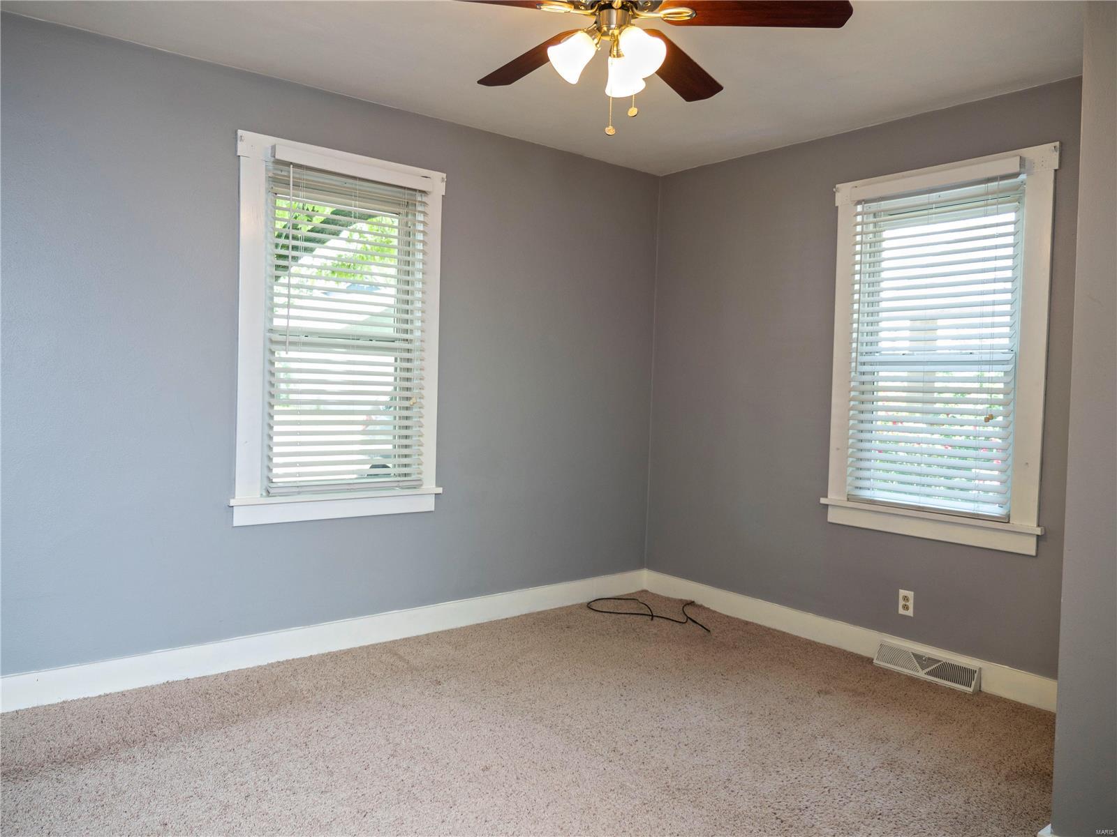 307 Flower Street Waterloo, IL 62298 - Photo 13 of 25